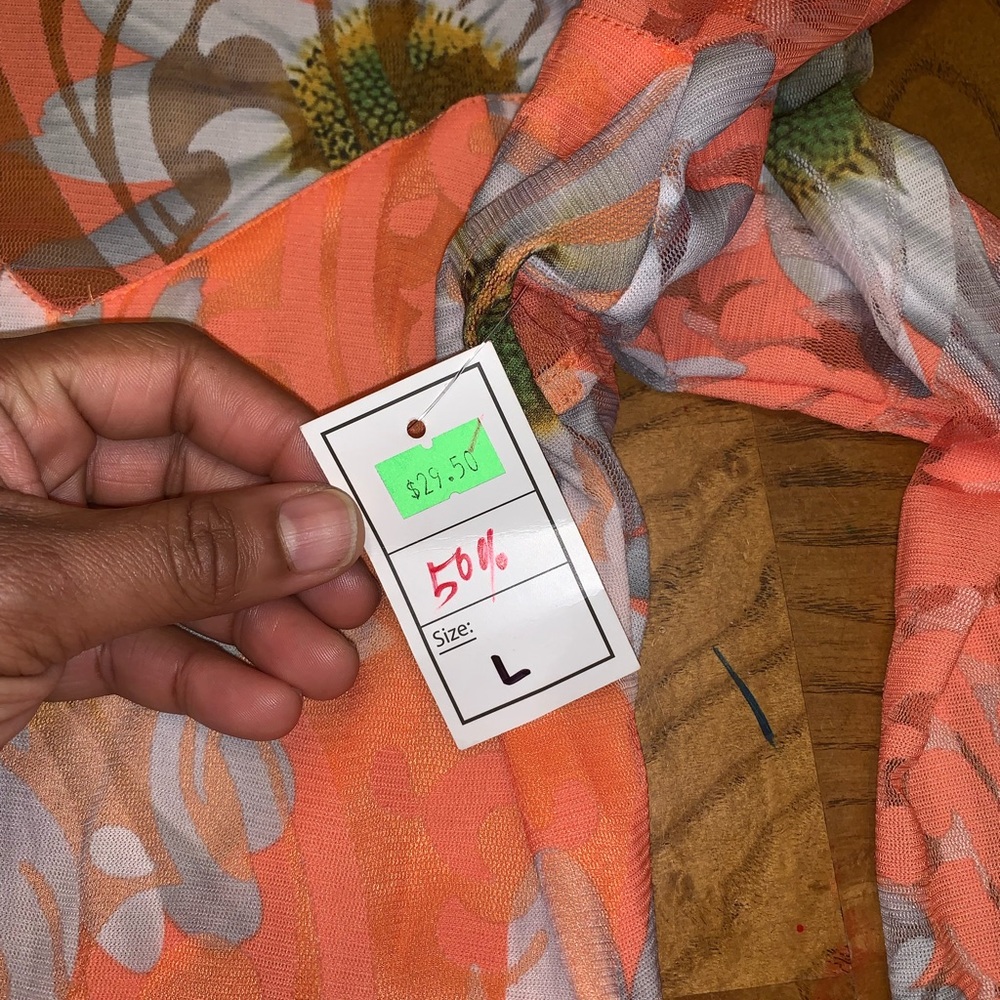 Flower detail romper size large brand new - Picture 3 of 4